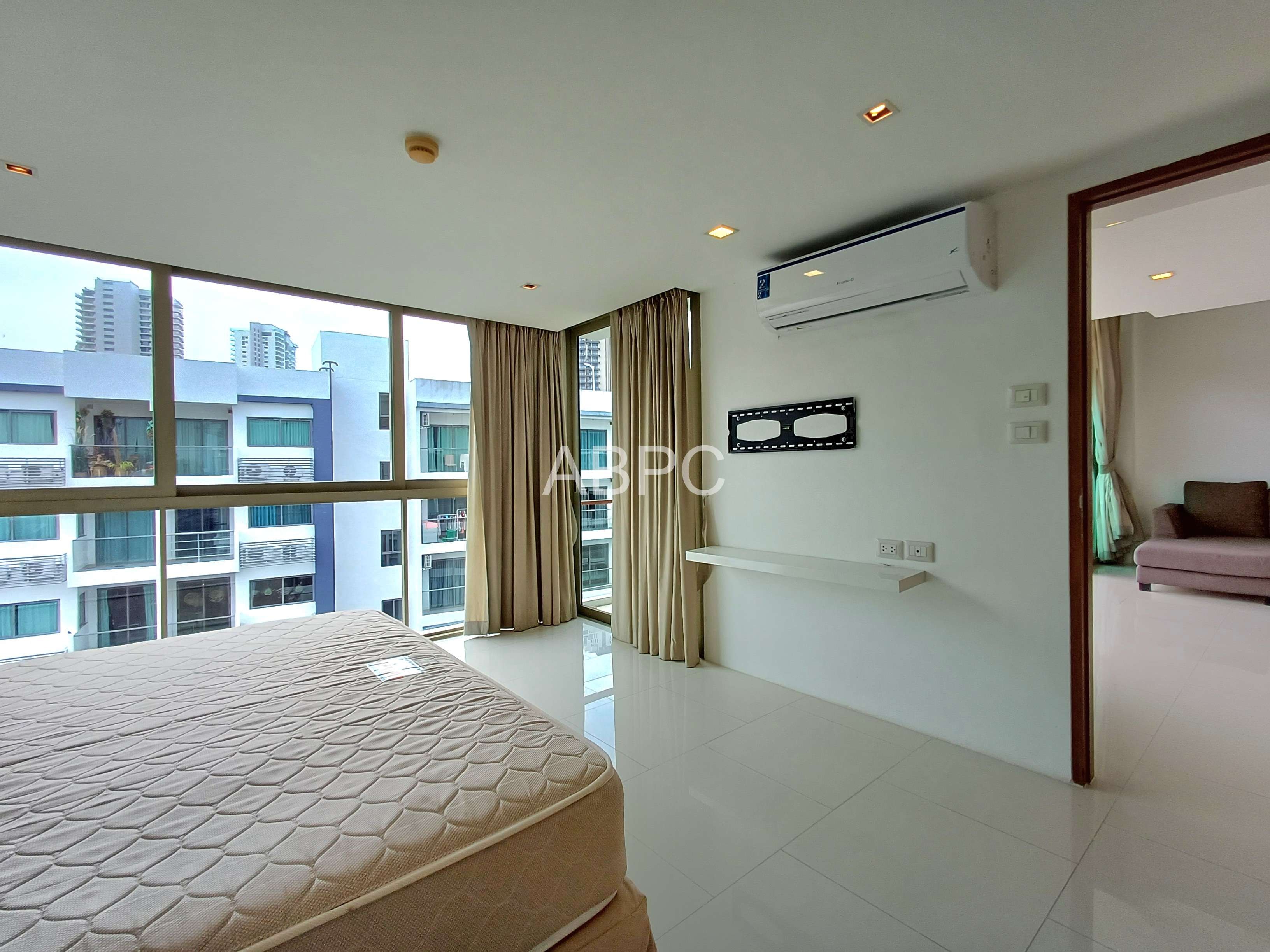 Duplex 2 bedrooms 3 bathrooms in Wongamat for Sale/Rent photo 12