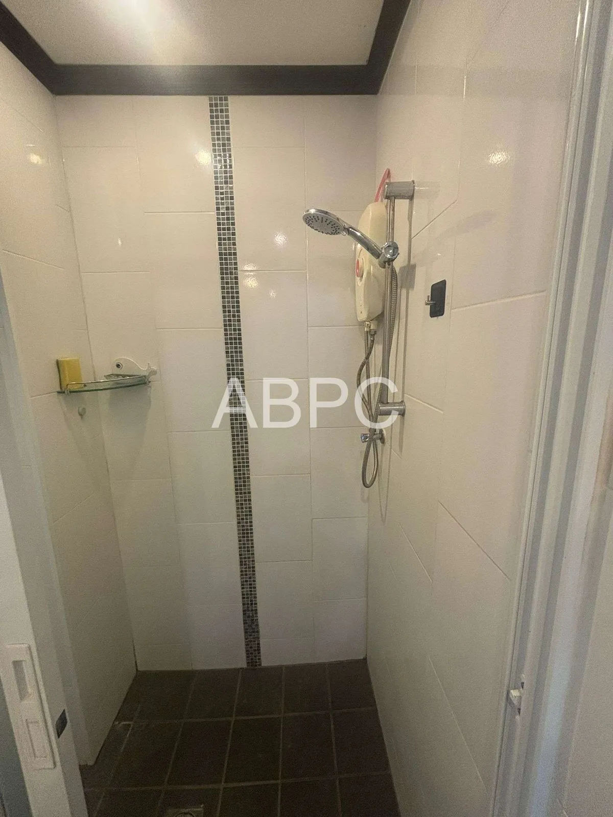 Spacious One Bedroom Unit in This Popular Pet Friendly Pratumnak Condo photo 9
