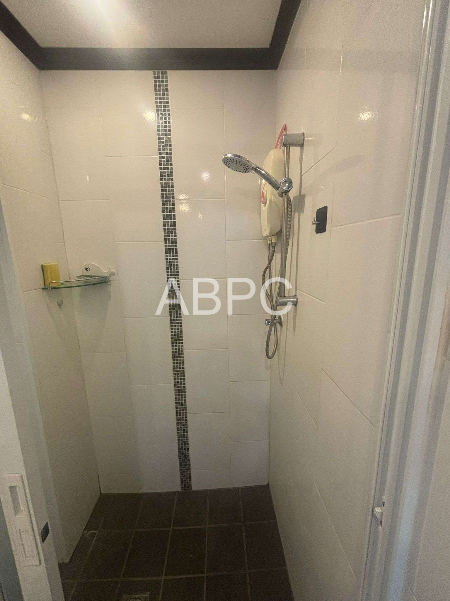 Spacious One Bedroom Unit in This Popular Pet Friendly Pratumnak Condo photo 9