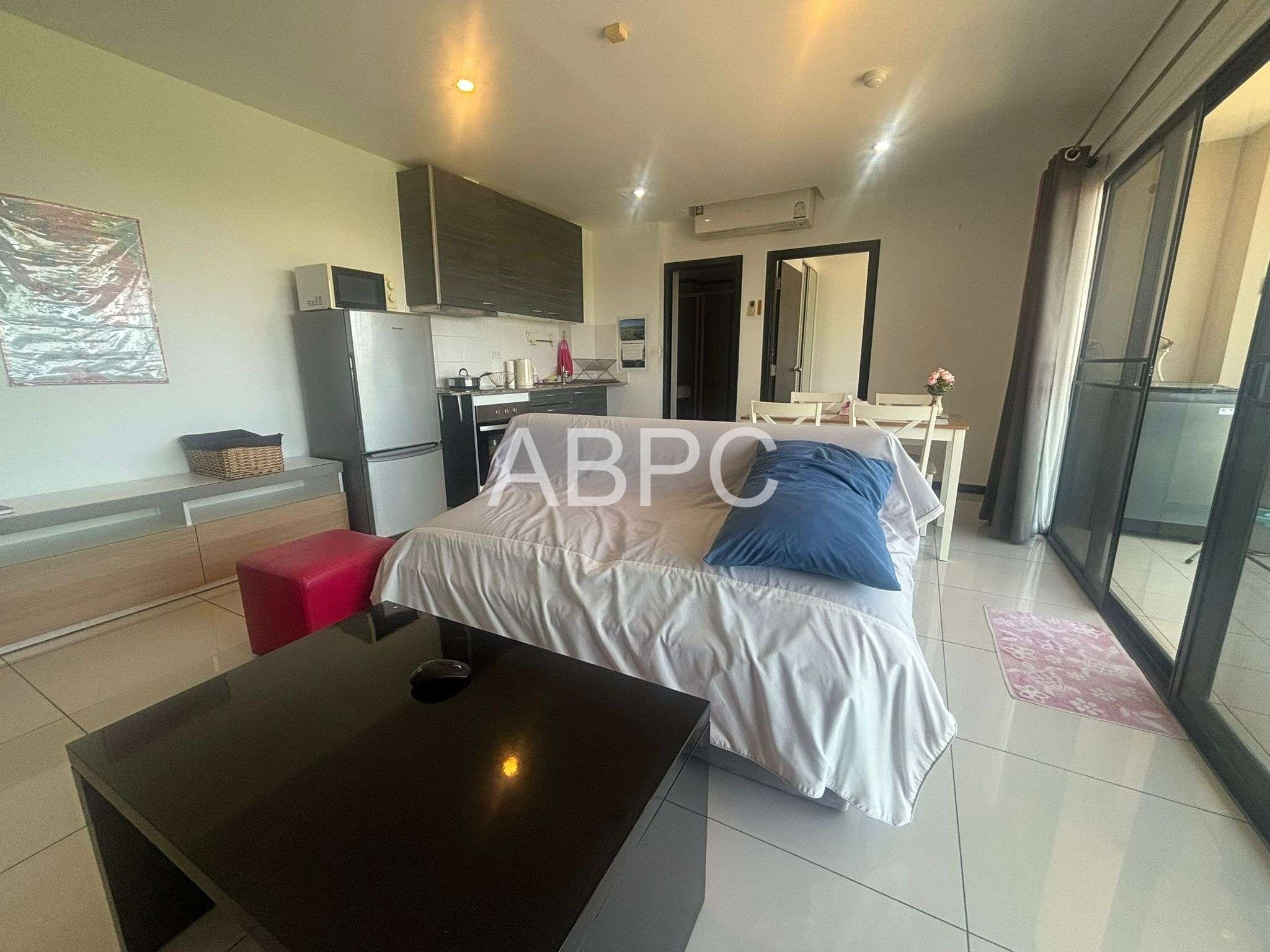 Spacious One Bedroom Unit in This Popular Pet Friendly Pratumnak Condo photo 5