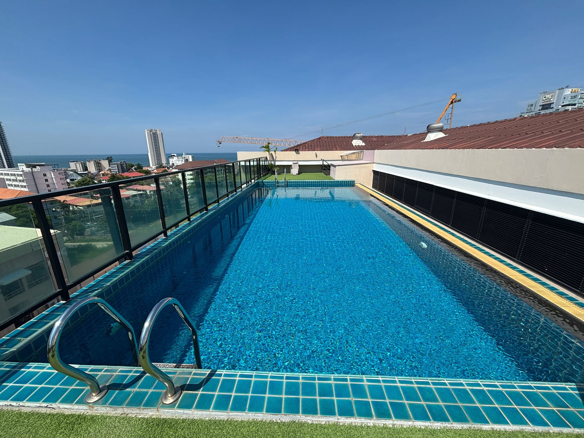 Spacious One Bedroom Unit in This Popular Pet Friendly Pratumnak Condo photo 12