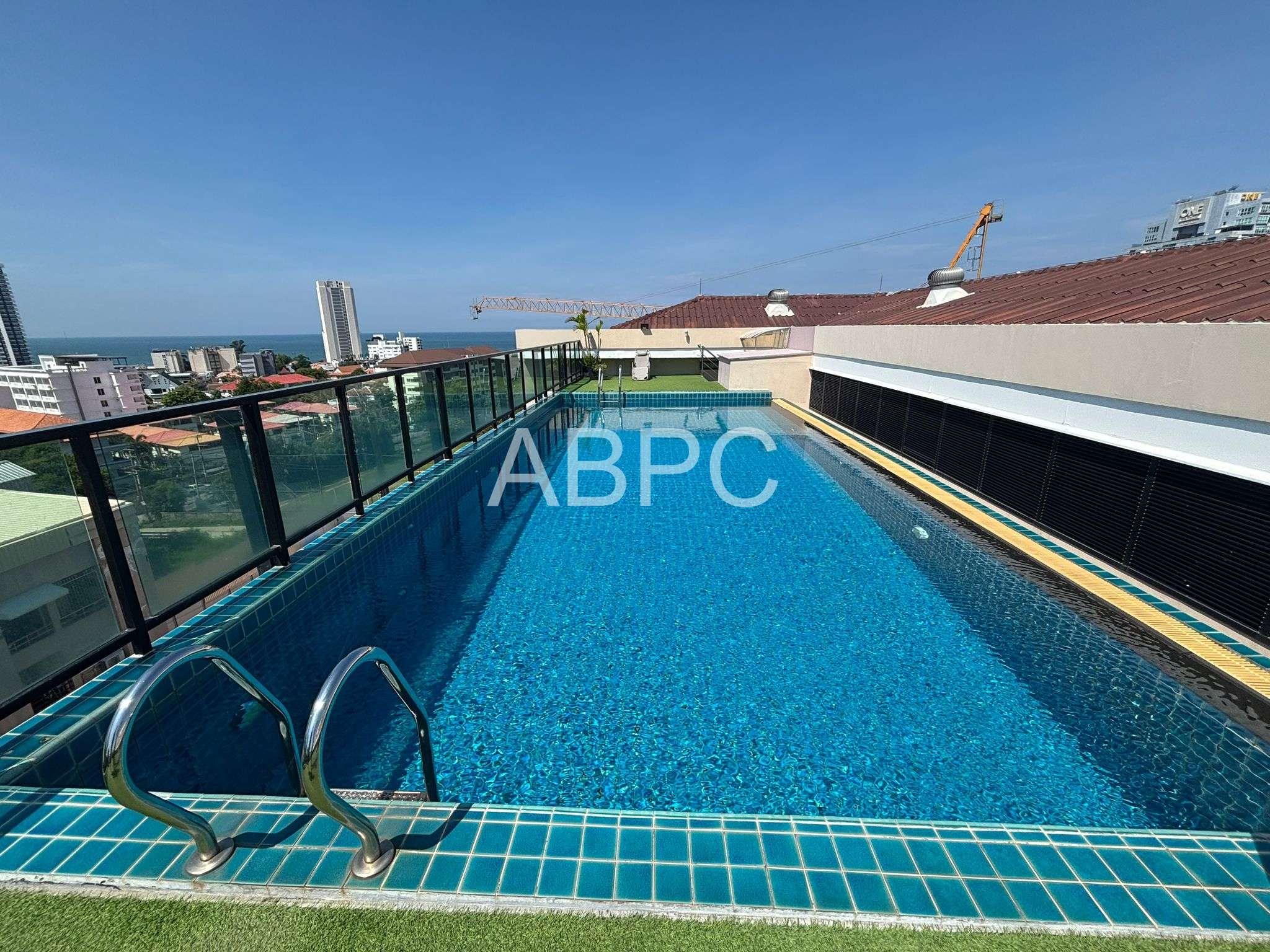 Spacious One Bedroom Unit in This Popular Pet Friendly Pratumnak Condo photo 2
