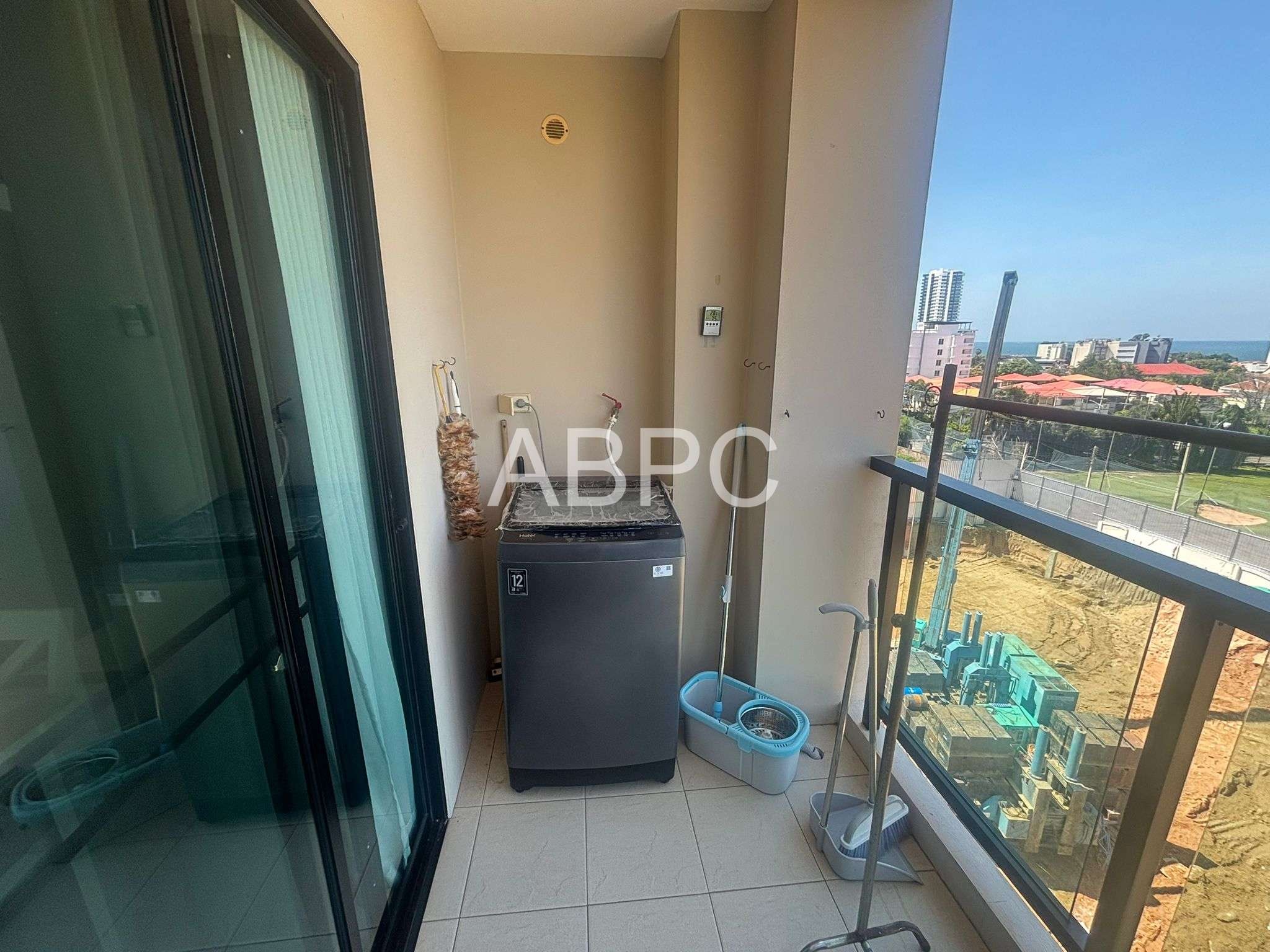 Spacious One Bedroom Unit in This Popular Pet Friendly Pratumnak Condo photo 8