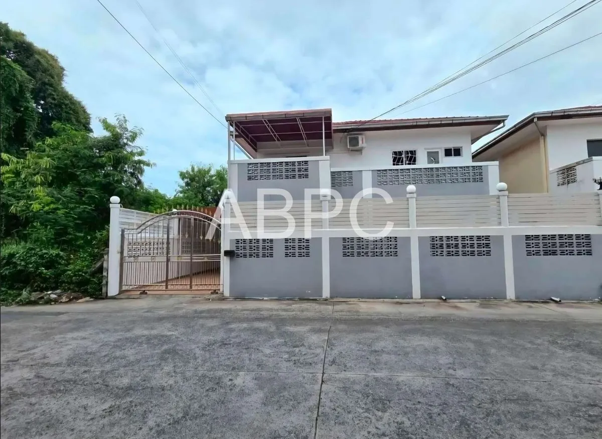 House for Rent 4 Bedrooms 3 Bathrooms in Central Pattaya