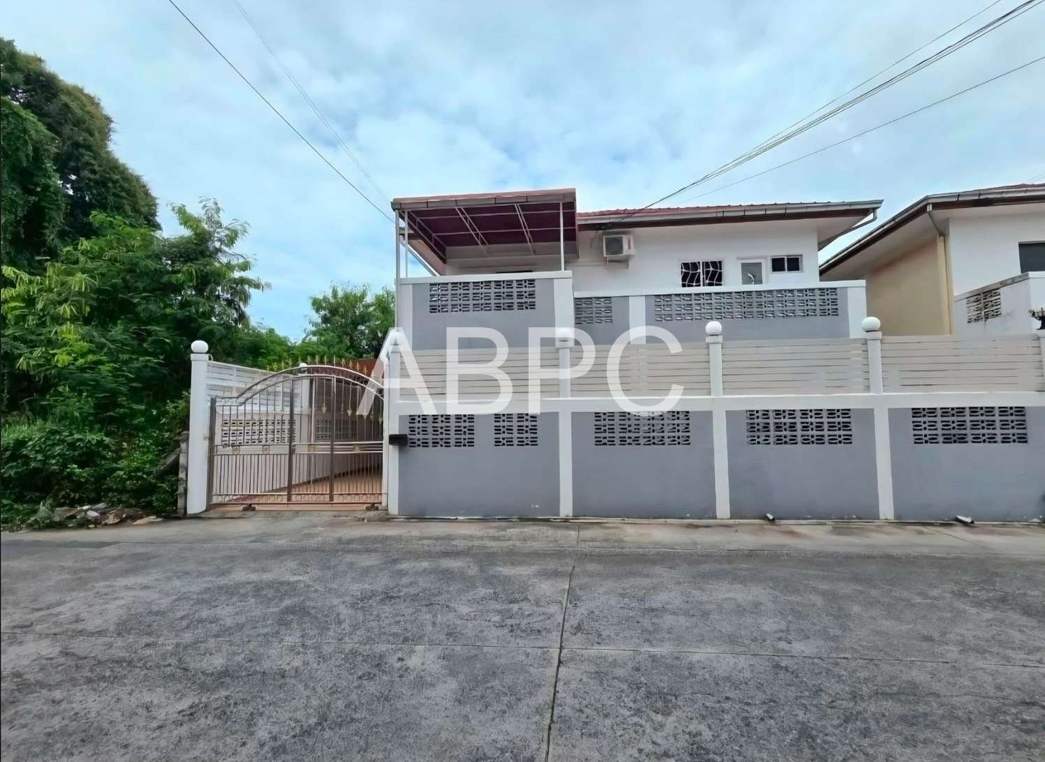 House for Rent 4 Bedrooms 3 Bathrooms in Central Pattaya