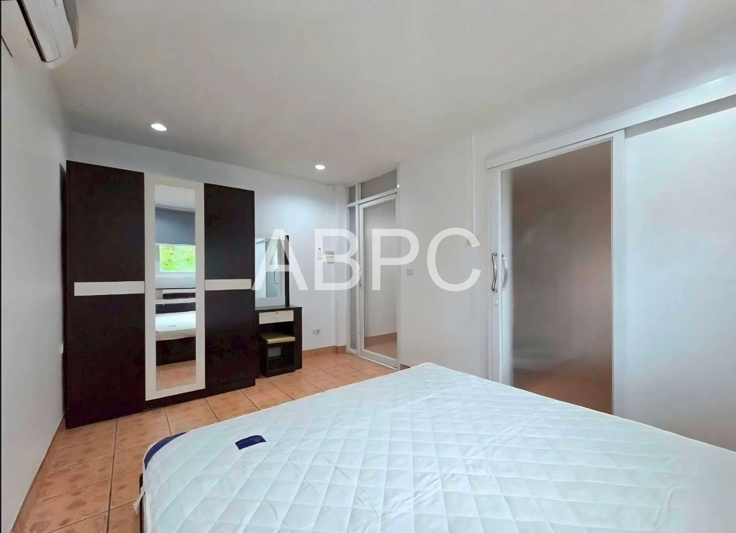 House for Rent 4 Bedrooms 3 Bathrooms in Central Pattaya photo 9