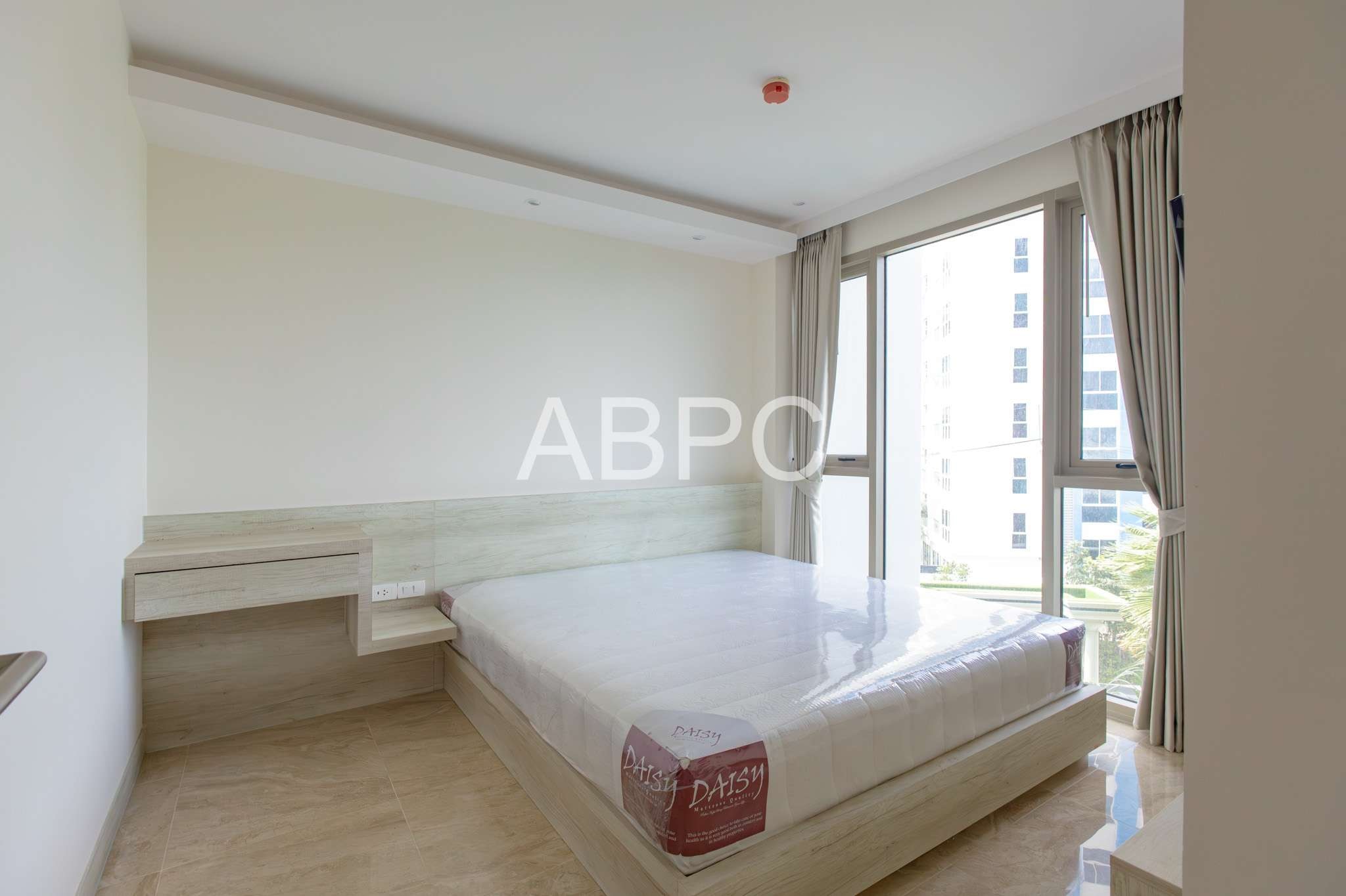 1 Bedroom Condo For Sale IN Najomtien photo 2