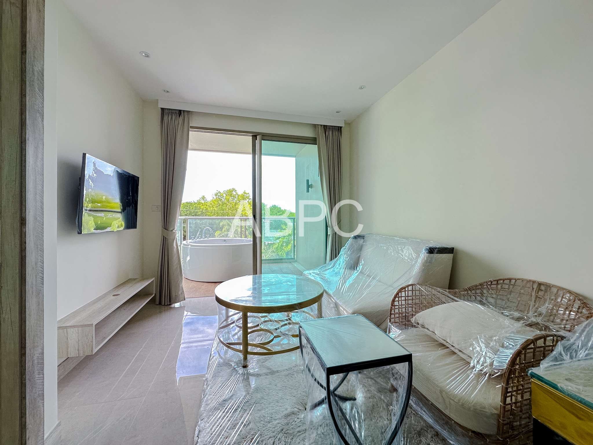 1 Bedroom Condo For Sale IN Najomtien