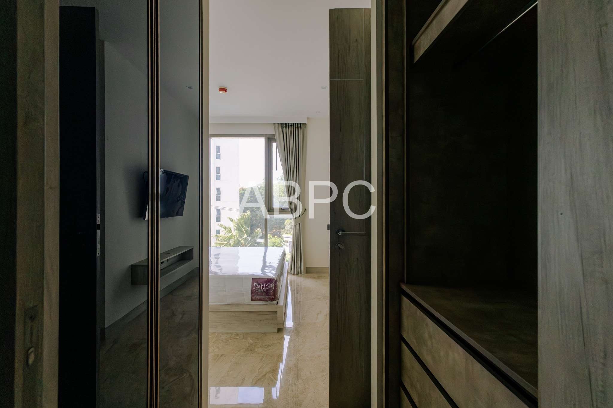 1 Bedroom Condo For Sale IN Najomtien photo 9