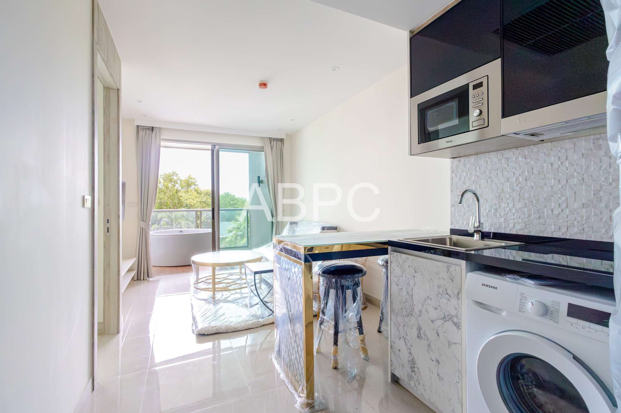 1 Bedroom Condo For Sale IN Najomtien photo 5