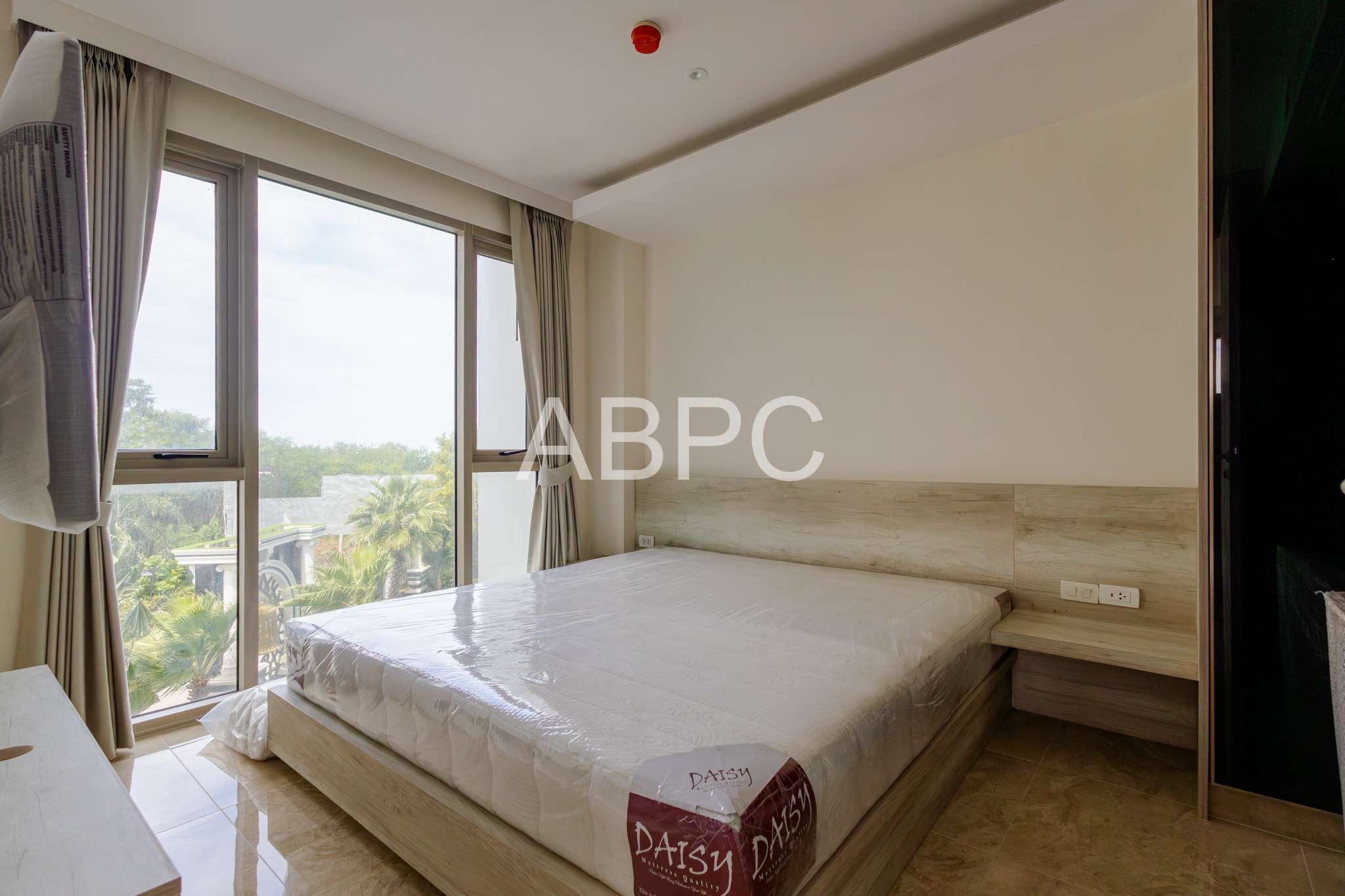 One Bedroom Condo For Sale in Najomtien photo 3