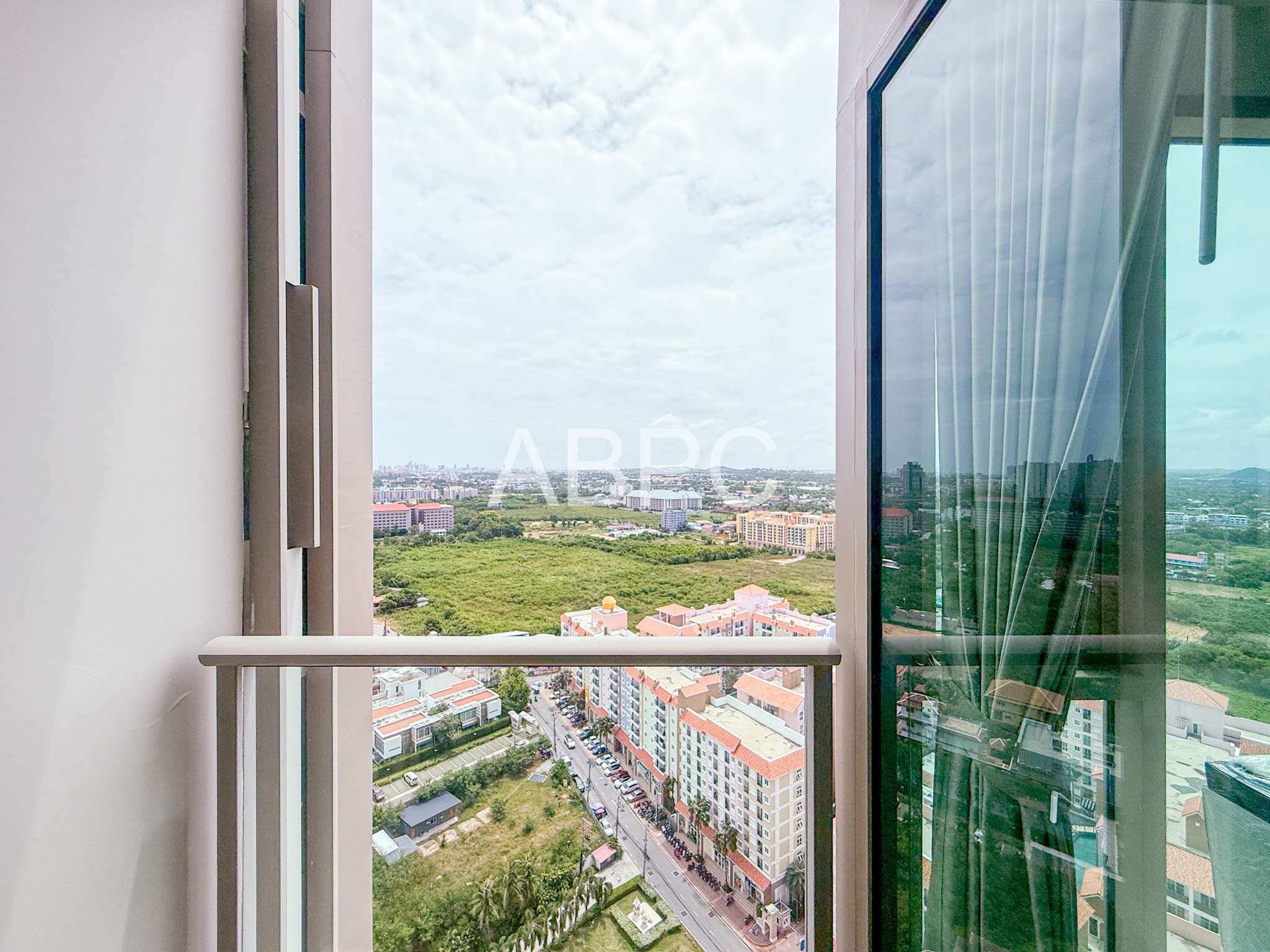 Studio Condo For Sale in Najomtien photo 9