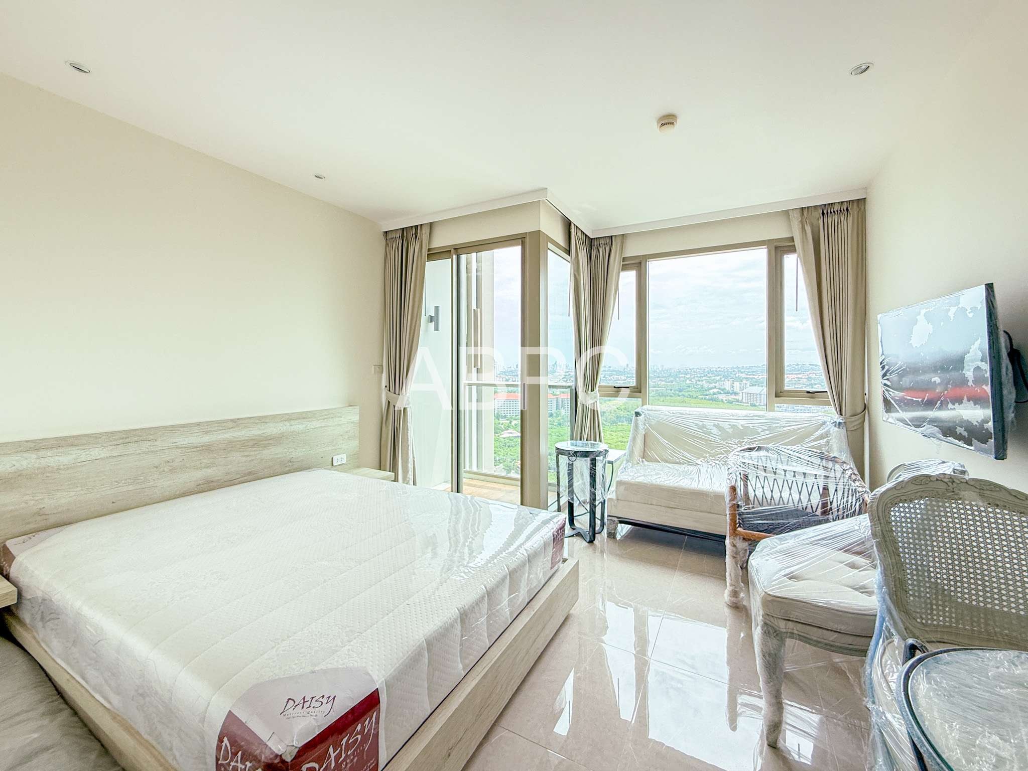 Studio Condo For Sale in Najomtien photo 4