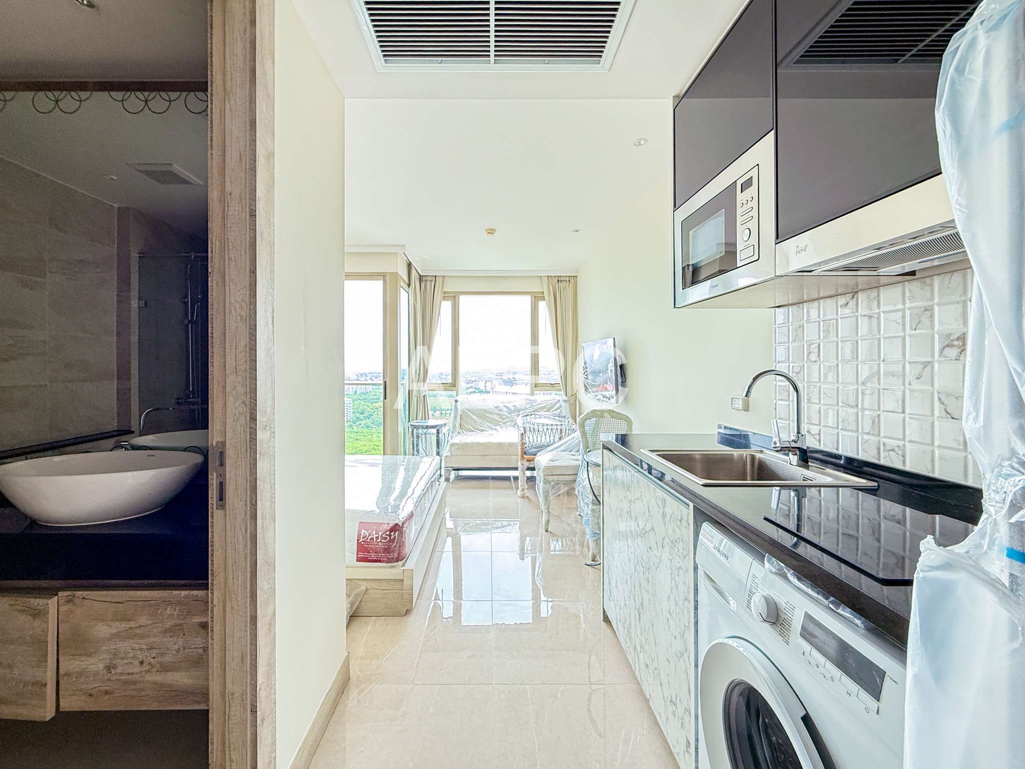 Studio Condo For Sale in Najomtien photo 8