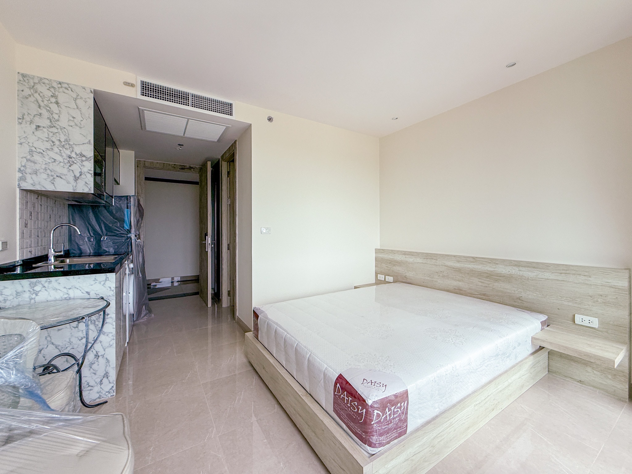 Studio Condo For Sale in Najomtien photo 17