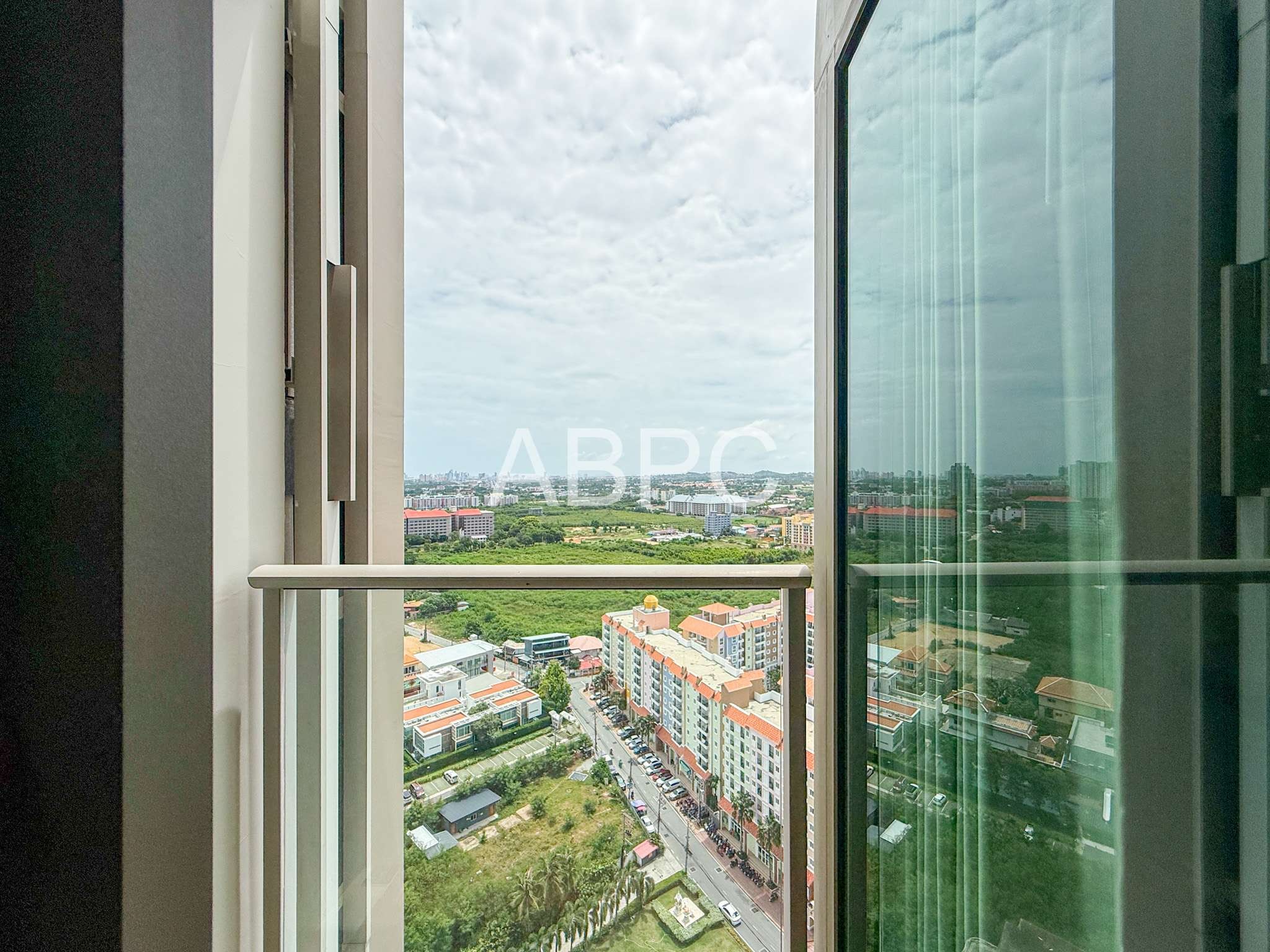City View Condo For Sale In Na Jomtien Finance Available photo 5
