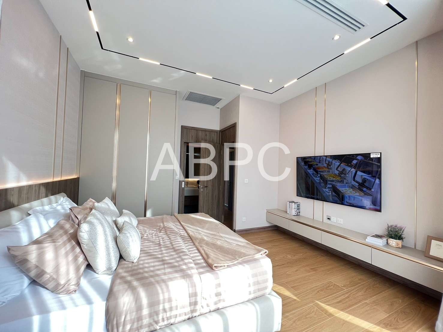 Luxury Pool Villa 4 Bed 5 Bath in Jomtien photo 19
