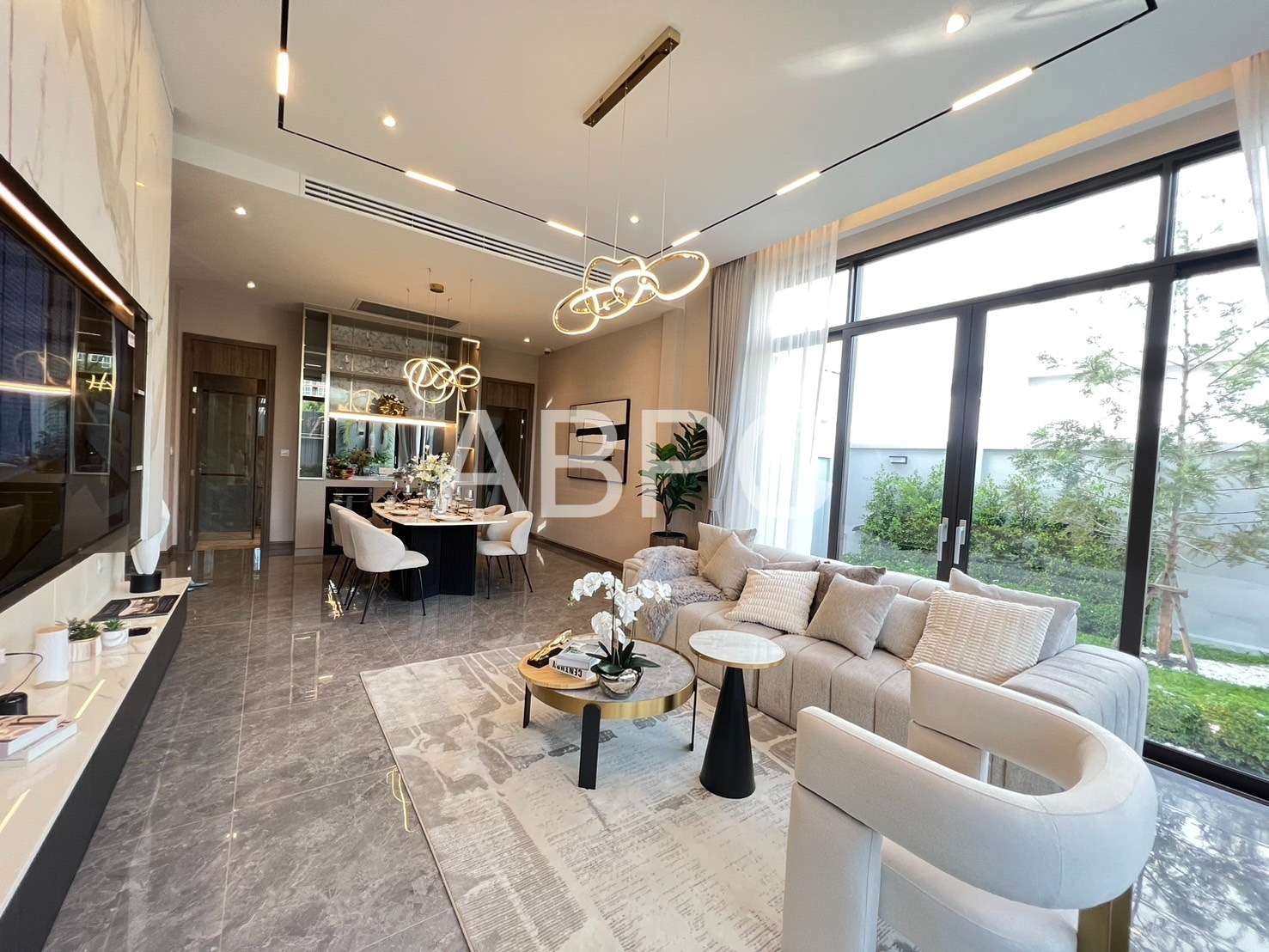 Luxury Pool Villa 4 Bed 5 Bath in Jomtien photo 6