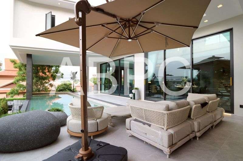 Luxury Pool Villa 6 bedrooms 9 bathrooms in Jomtien for Sale photo 4