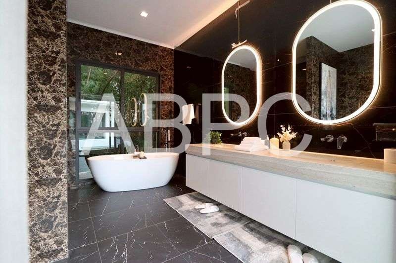 Luxury Pool Villa 6 bedrooms 9 bathrooms in Jomtien for Sale photo 13