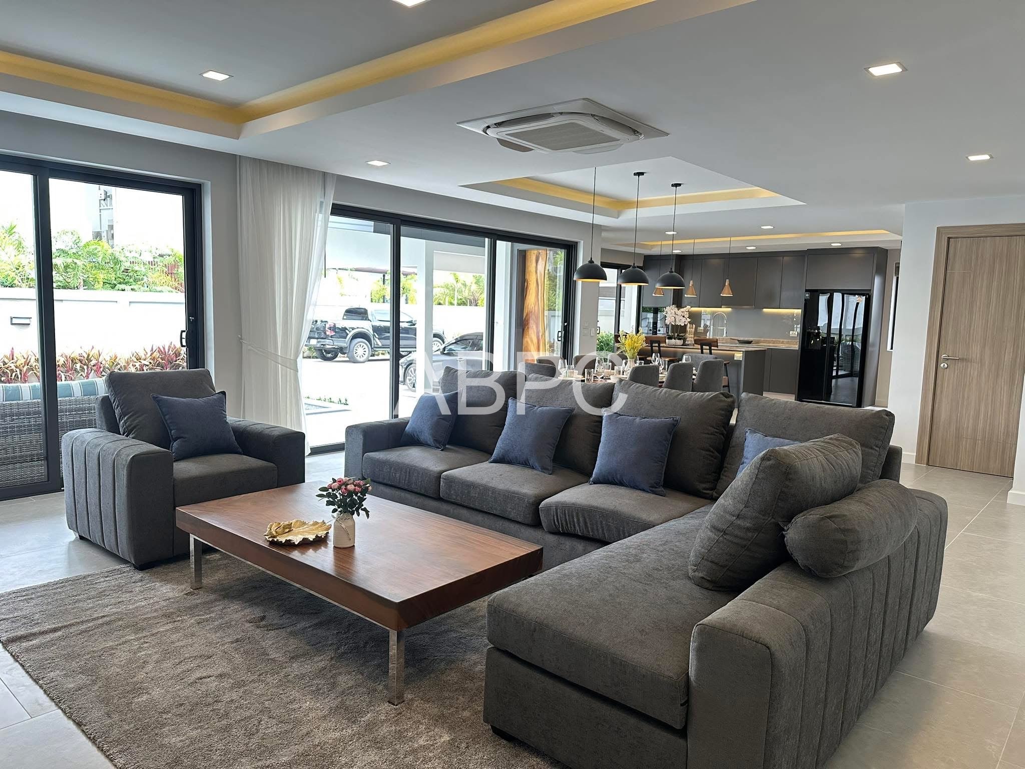 4 bedrooms 5 bathrooms Zensiri Midtown photo 8