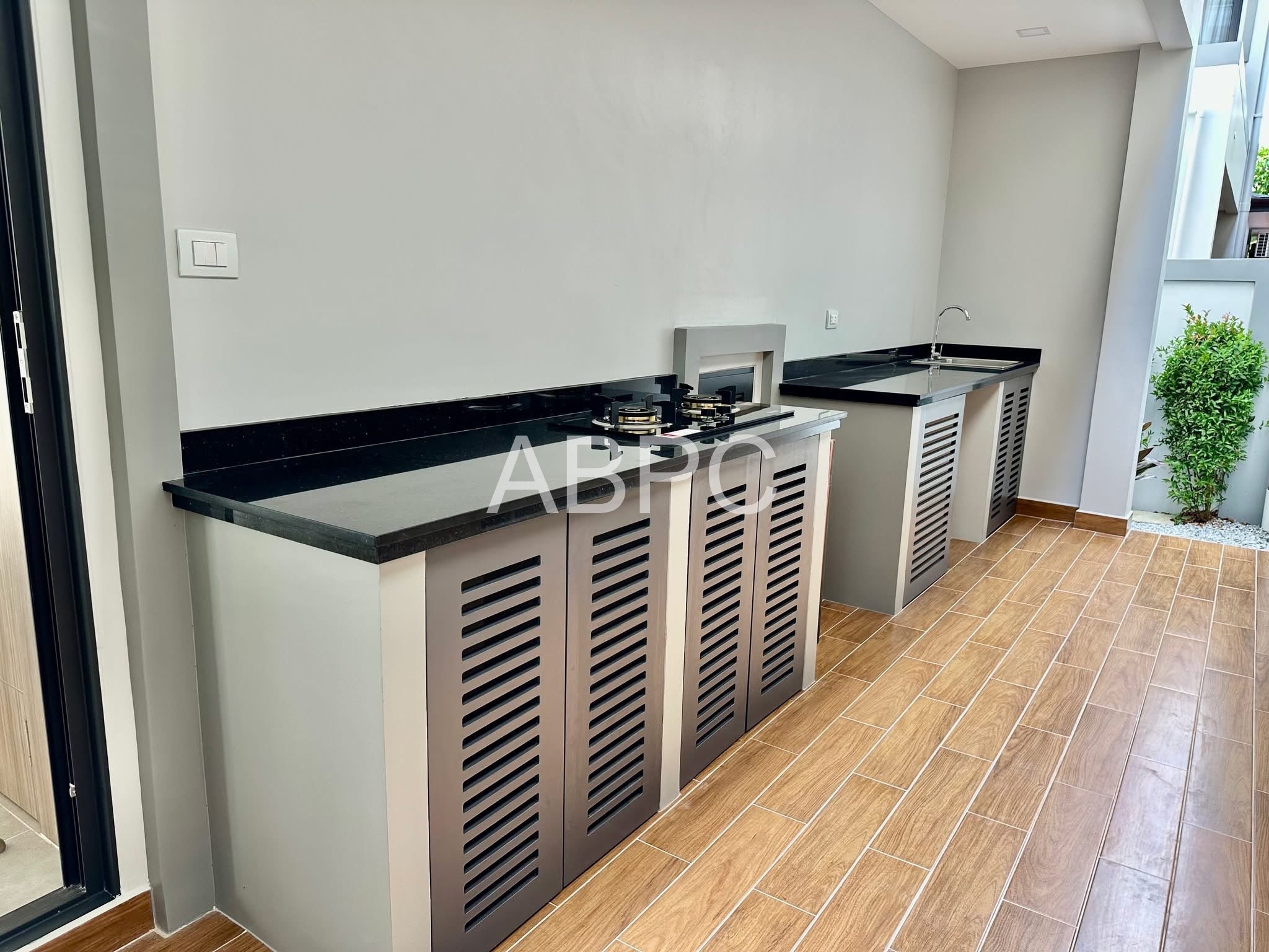 4 bedrooms 5 bathrooms Zensiri Midtown photo 4