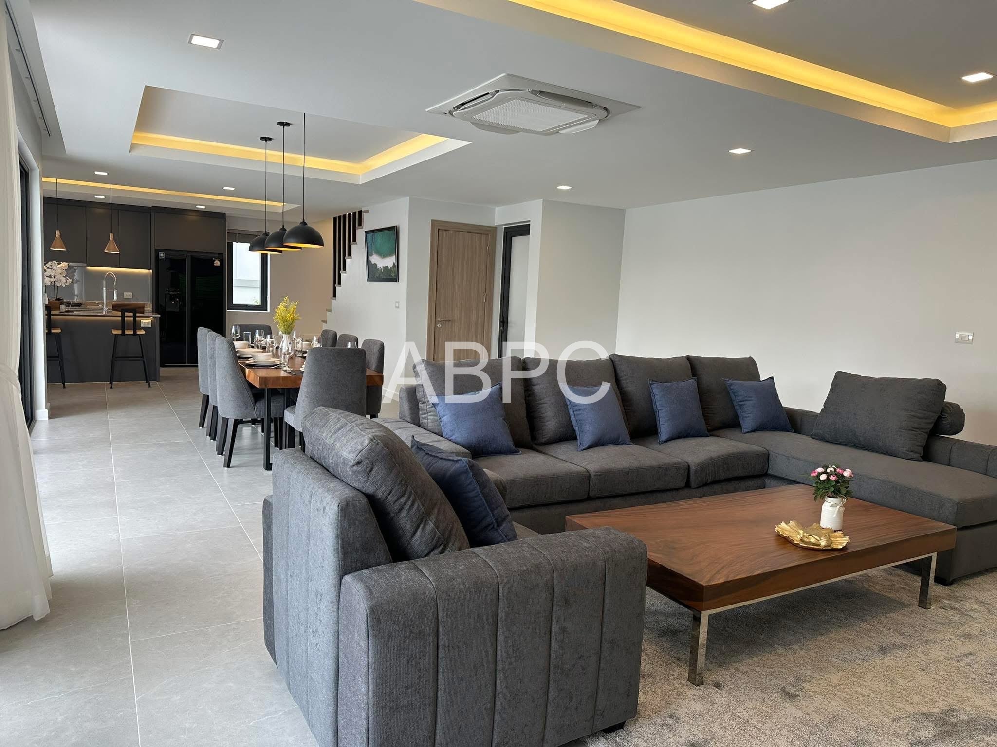 4 bedrooms 5 bathrooms Zensiri Midtown photo 9