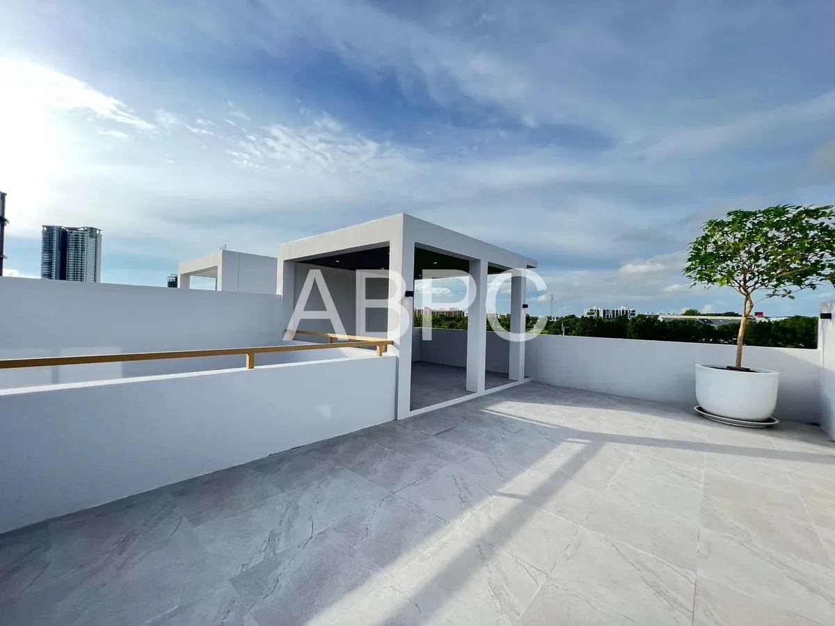 Luxyry Pool villa 4Th Floor 4 Bedrooms 5 Bathrooms in Jomtien photo 14