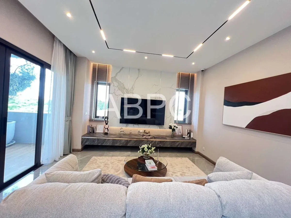 Luxyry Pool villa 4Th Floor 4 Bedrooms 5 Bathrooms in Jomtien photo 24