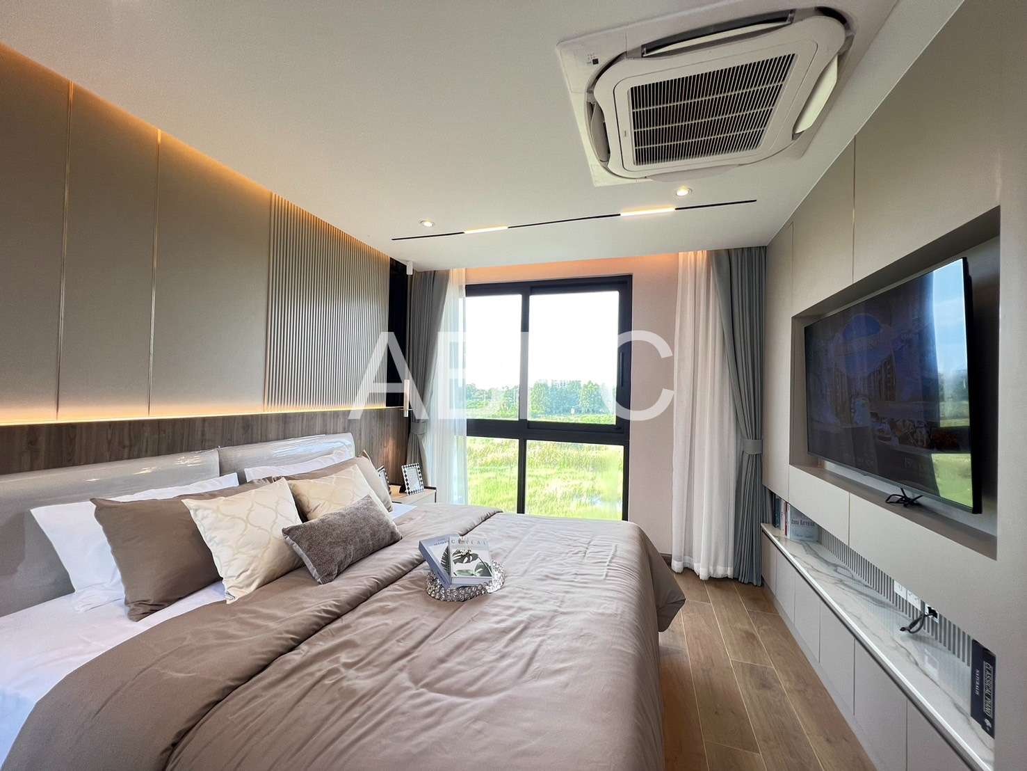 Luxyry Pool villa 4Th Floor 4 Bedrooms 5 Bathrooms in Jomtien photo 13