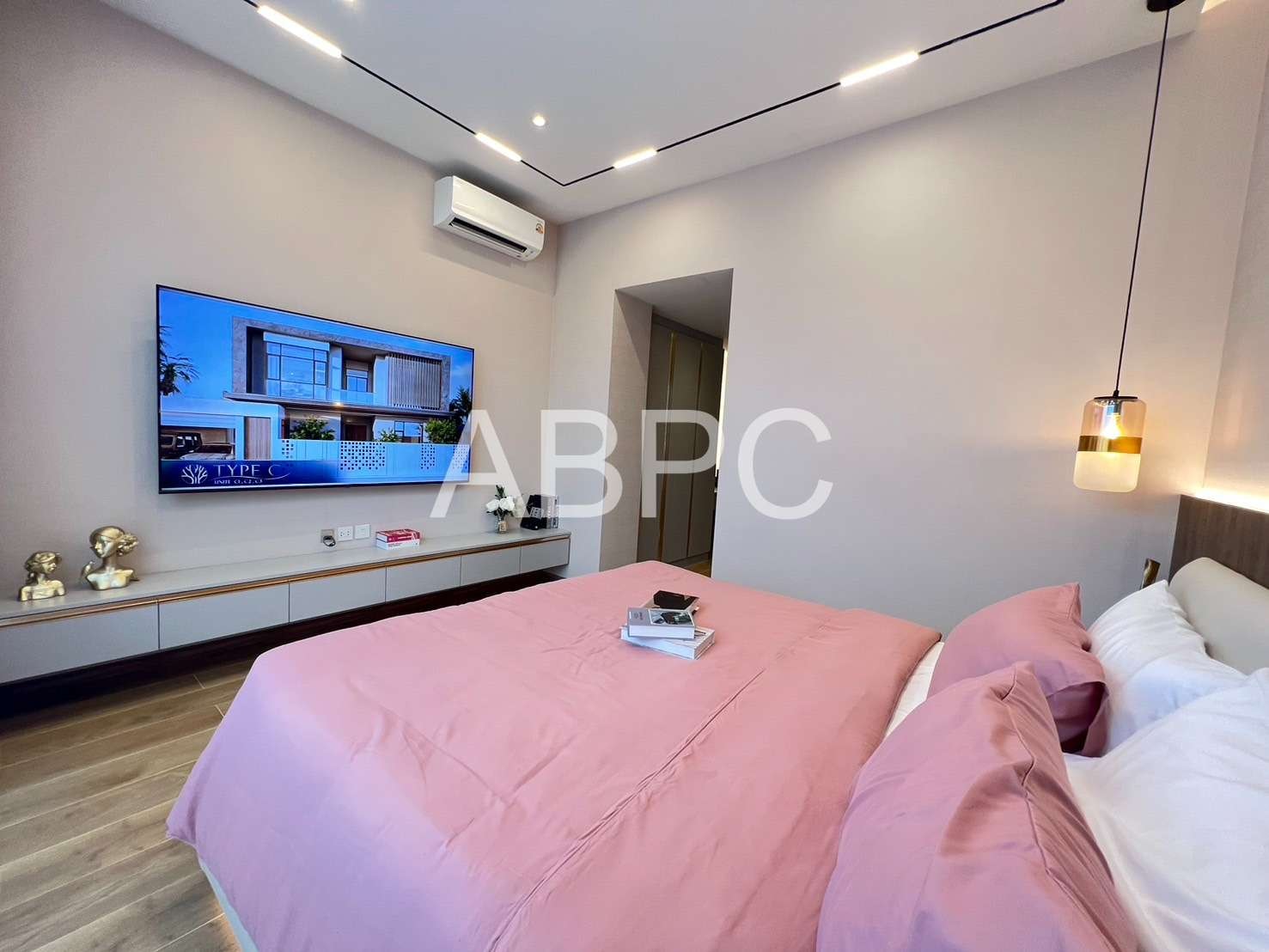 Luxyry Pool villa 4Th Floor 4 Bedrooms 5 Bathrooms in Jomtien photo 16