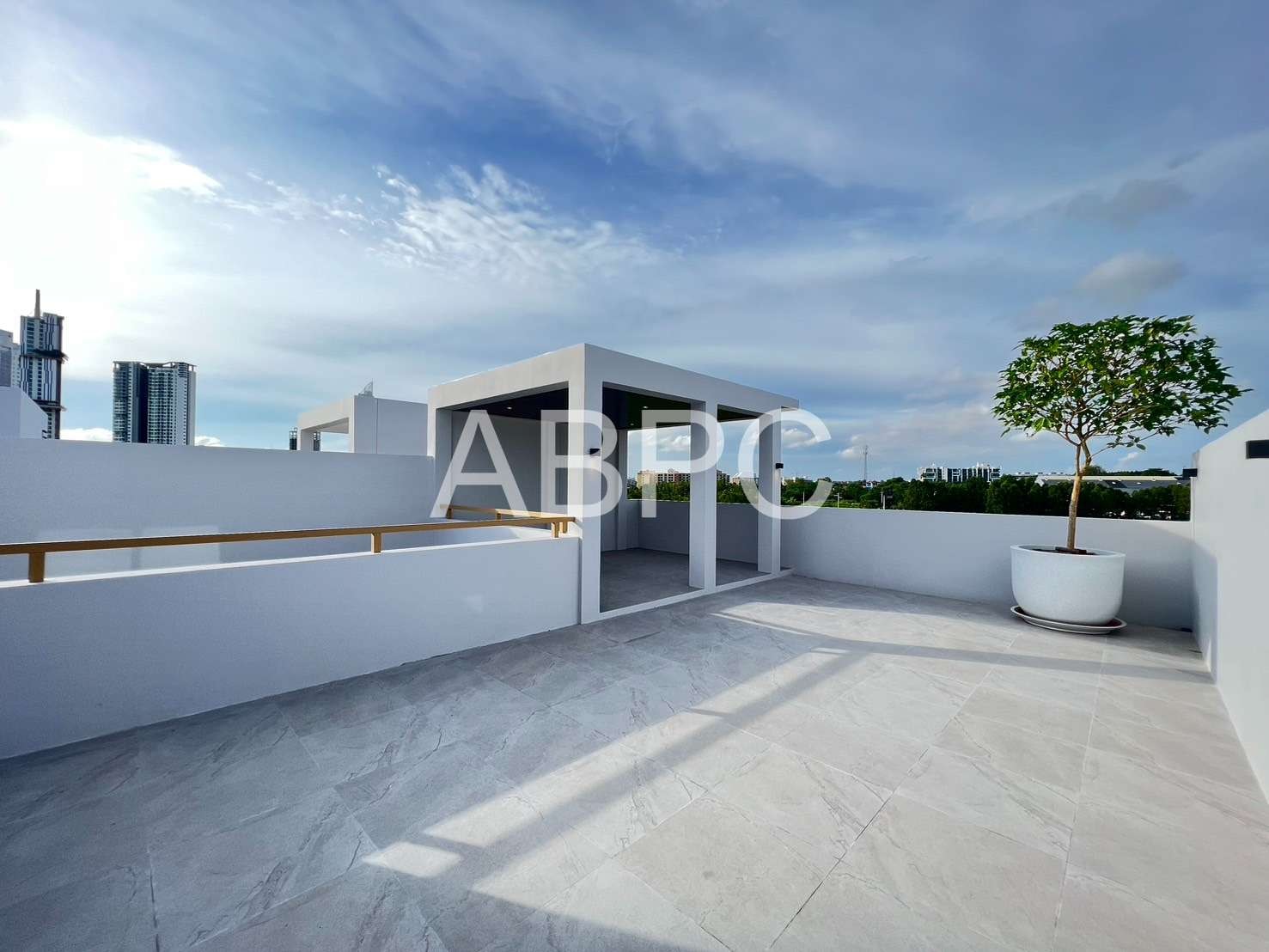 Luxyry Pool villa 4Th Floor 4 Bedrooms 5 Bathrooms in Jomtien photo 17