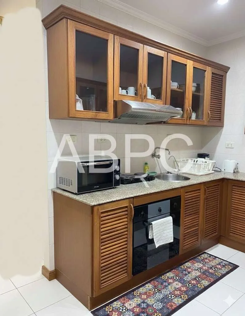 Large West Facing Studio Condo In Central Pattaya photo 6