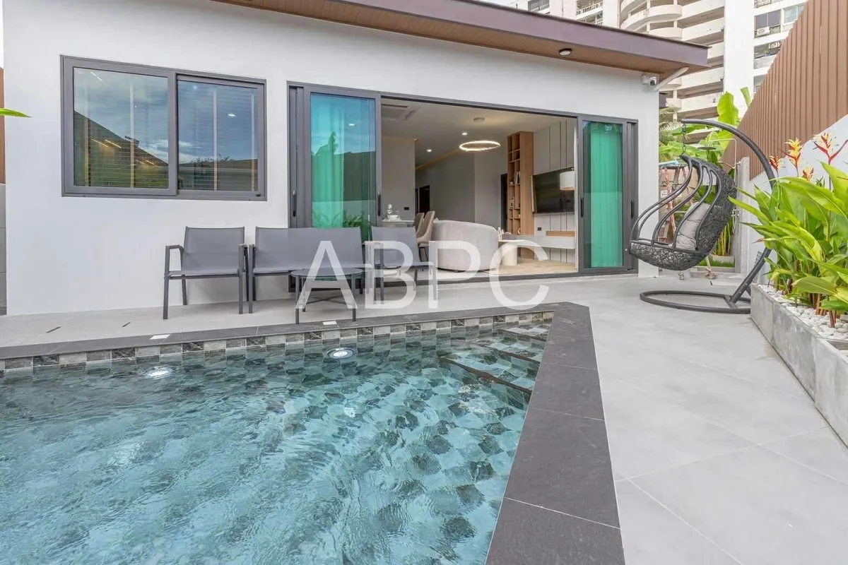 Modern style Single house Pool villa, Prime location in the heart of Central Pattaya photo 2