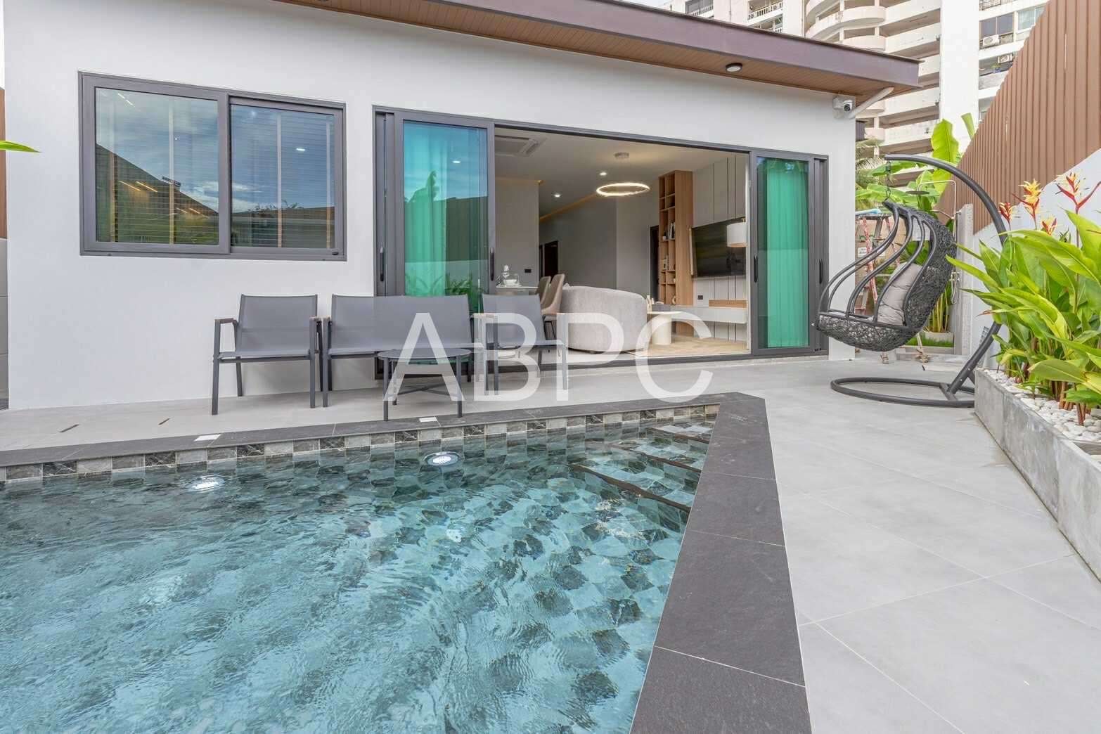 Modern style Single house Pool villa, Prime location in the heart of Central Pattaya photo 3