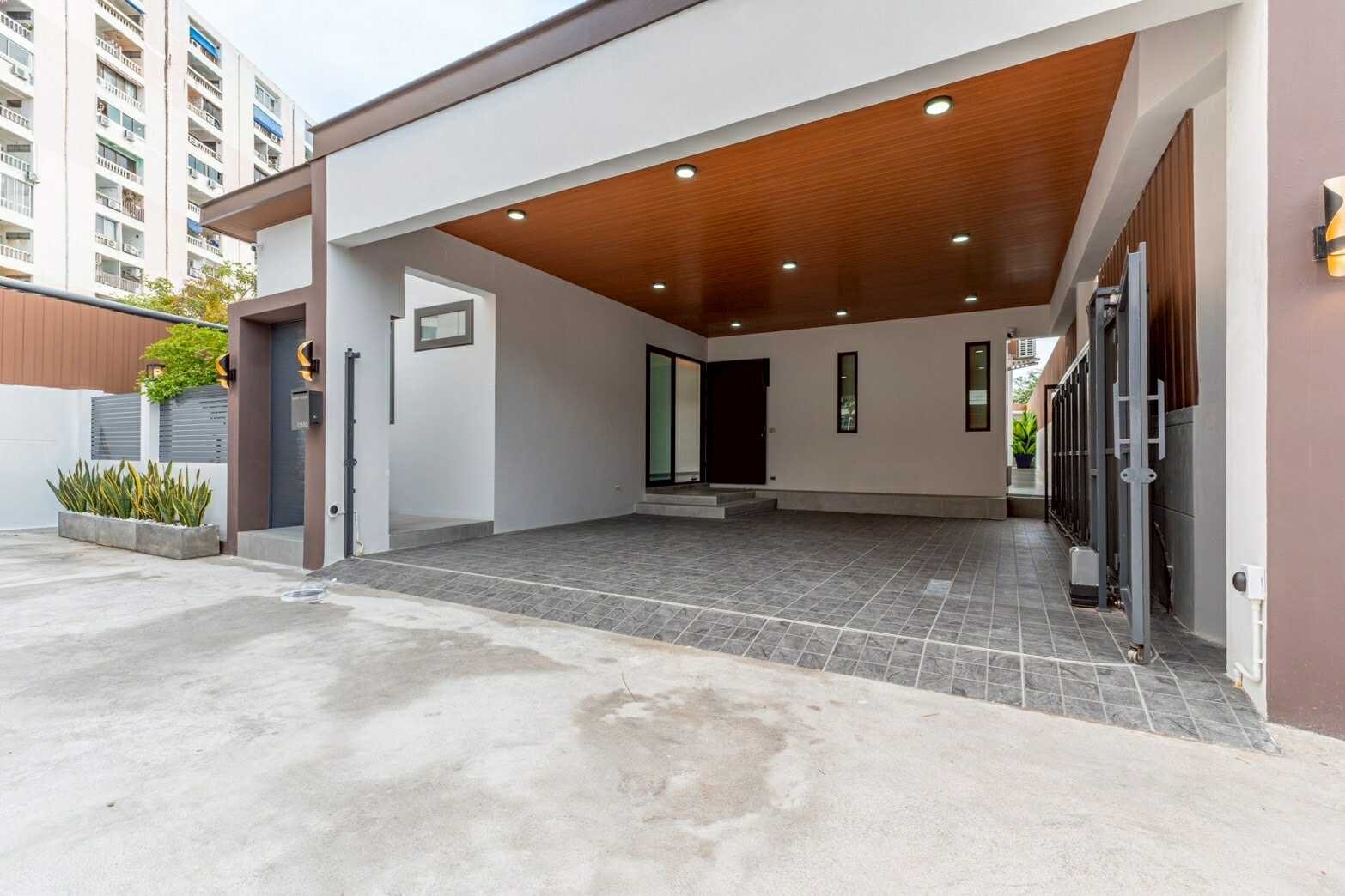 Modern style Single house Pool villa, Prime location in the heart of Central Pattaya photo 18