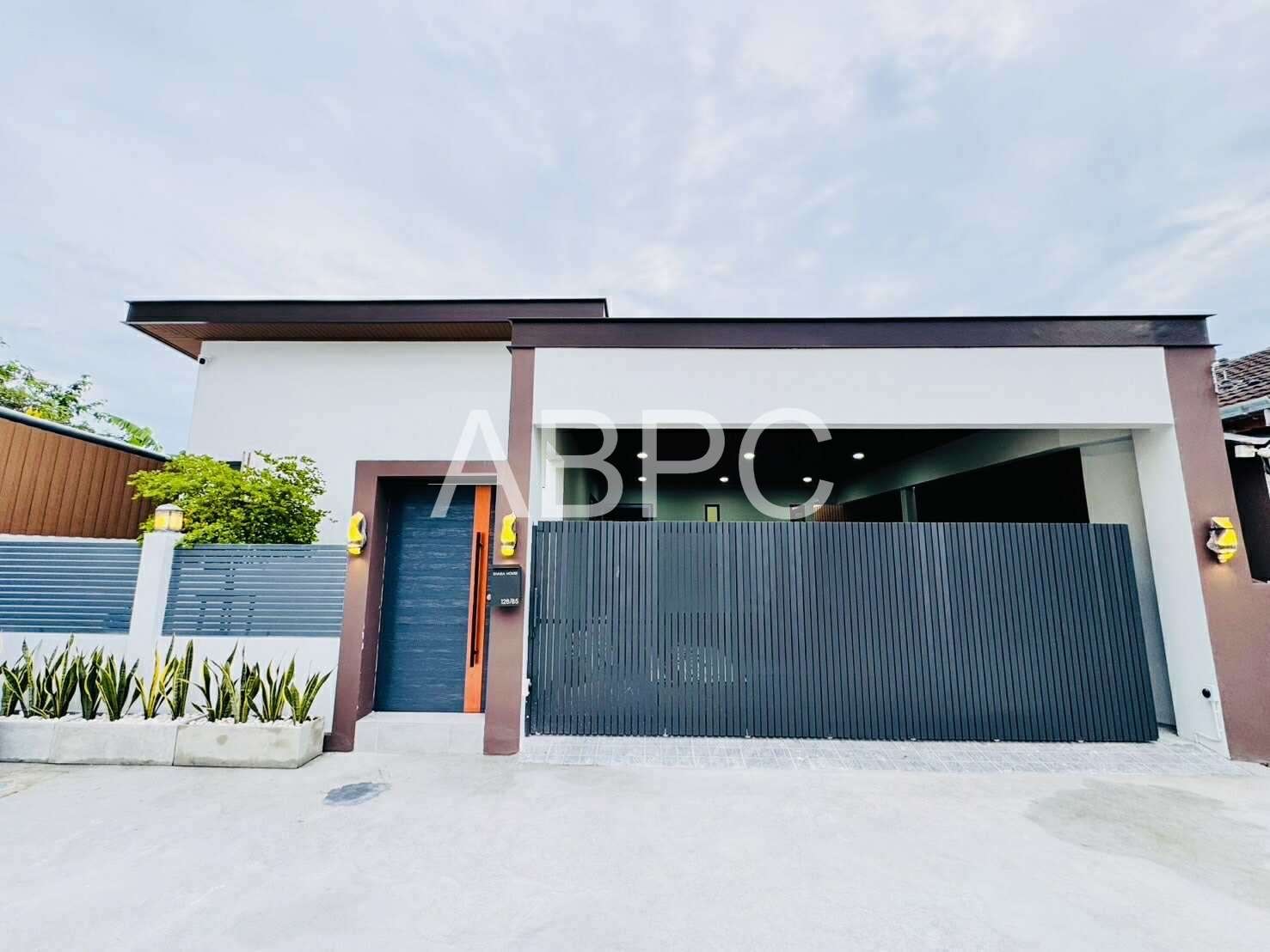Modern style Single house Pool villa, Prime location in the heart of Central Pattaya photo 5