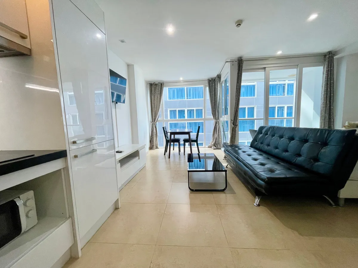 Centara Avenue Studio For Rent photo 16