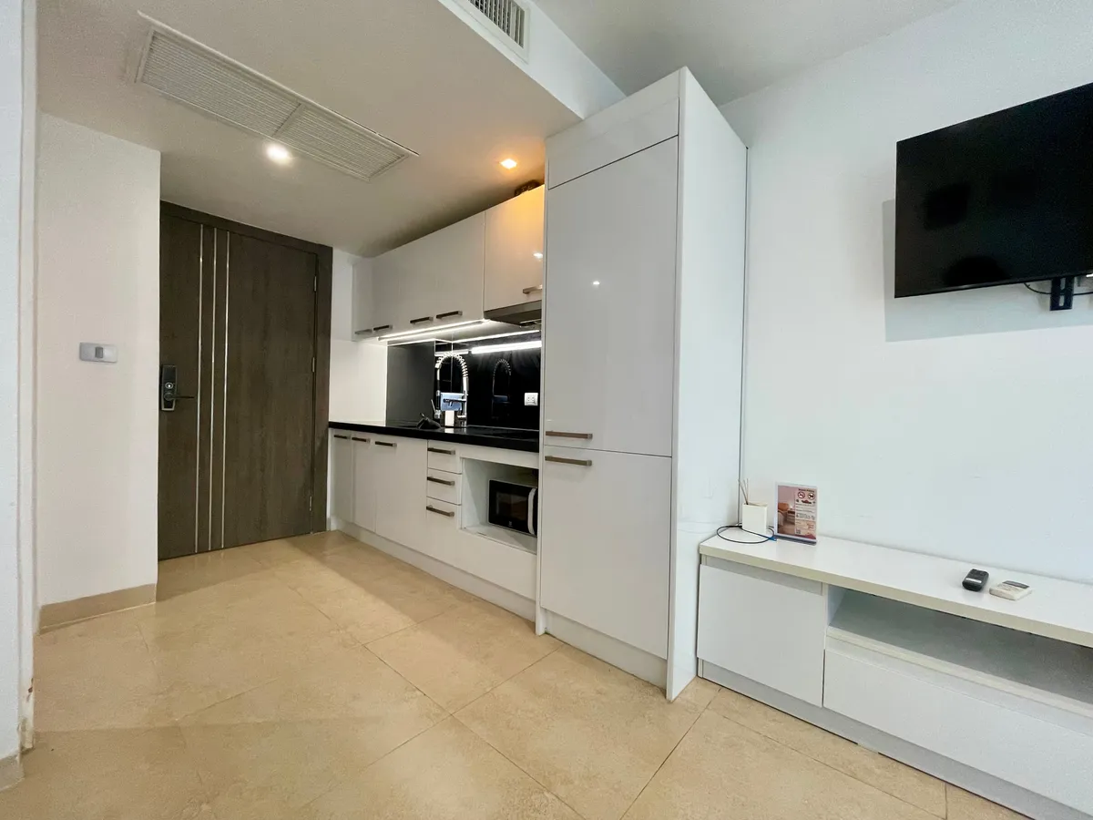 Centara Avenue Studio For Rent photo 20