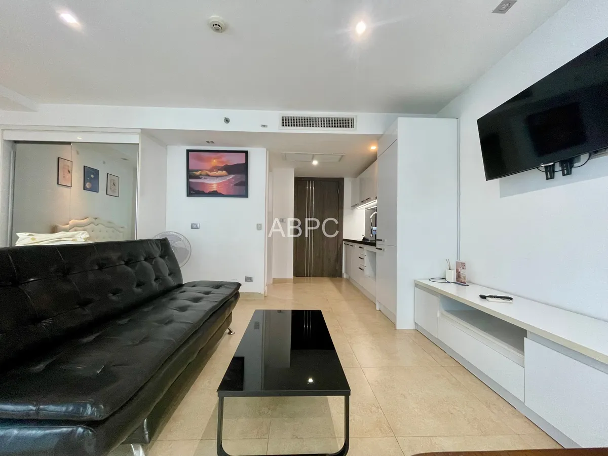Centara Avenue Studio For Rent photo 3