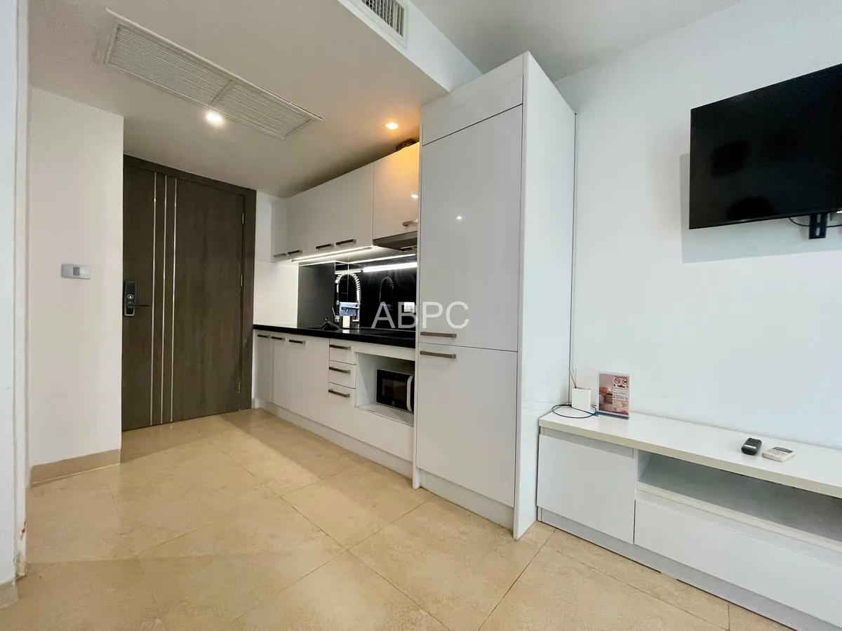 Centara Avenue Studio For Rent photo 9