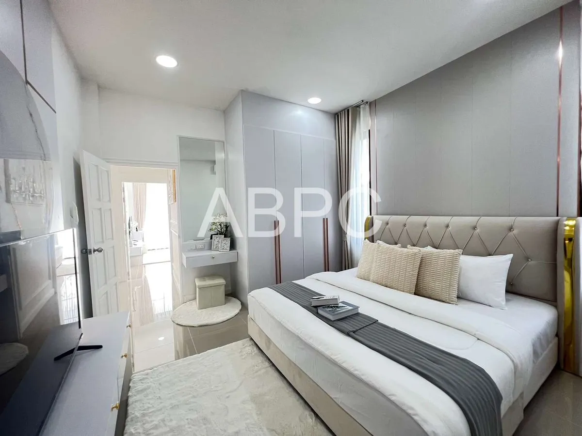 Moden Pool Villa 3 Bedrooms 3 Bathrooms in East Pattaya photo 11
