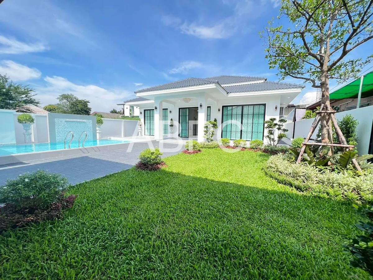 Moden Pool Villa 3 Bedrooms 3 Bathrooms in East Pattaya photo 3