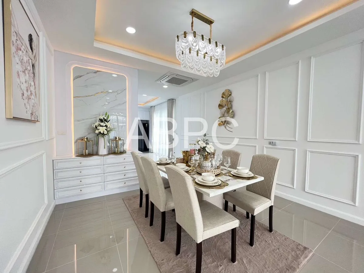 Moden Pool Villa 3 Bedrooms 3 Bathrooms in East Pattaya photo 4