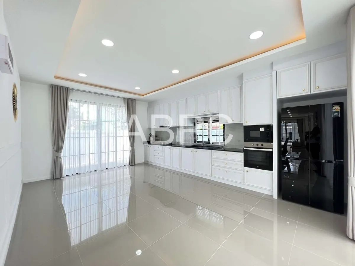 Moden Pool Villa 3 Bedrooms 3 Bathrooms in East Pattaya photo 7