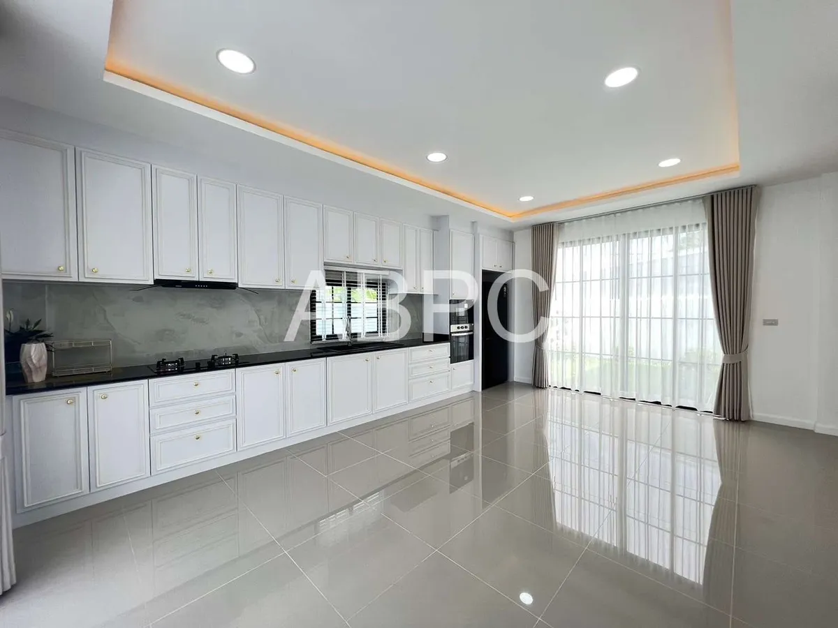 Moden Pool Villa 3 Bedrooms 3 Bathrooms in East Pattaya photo 9