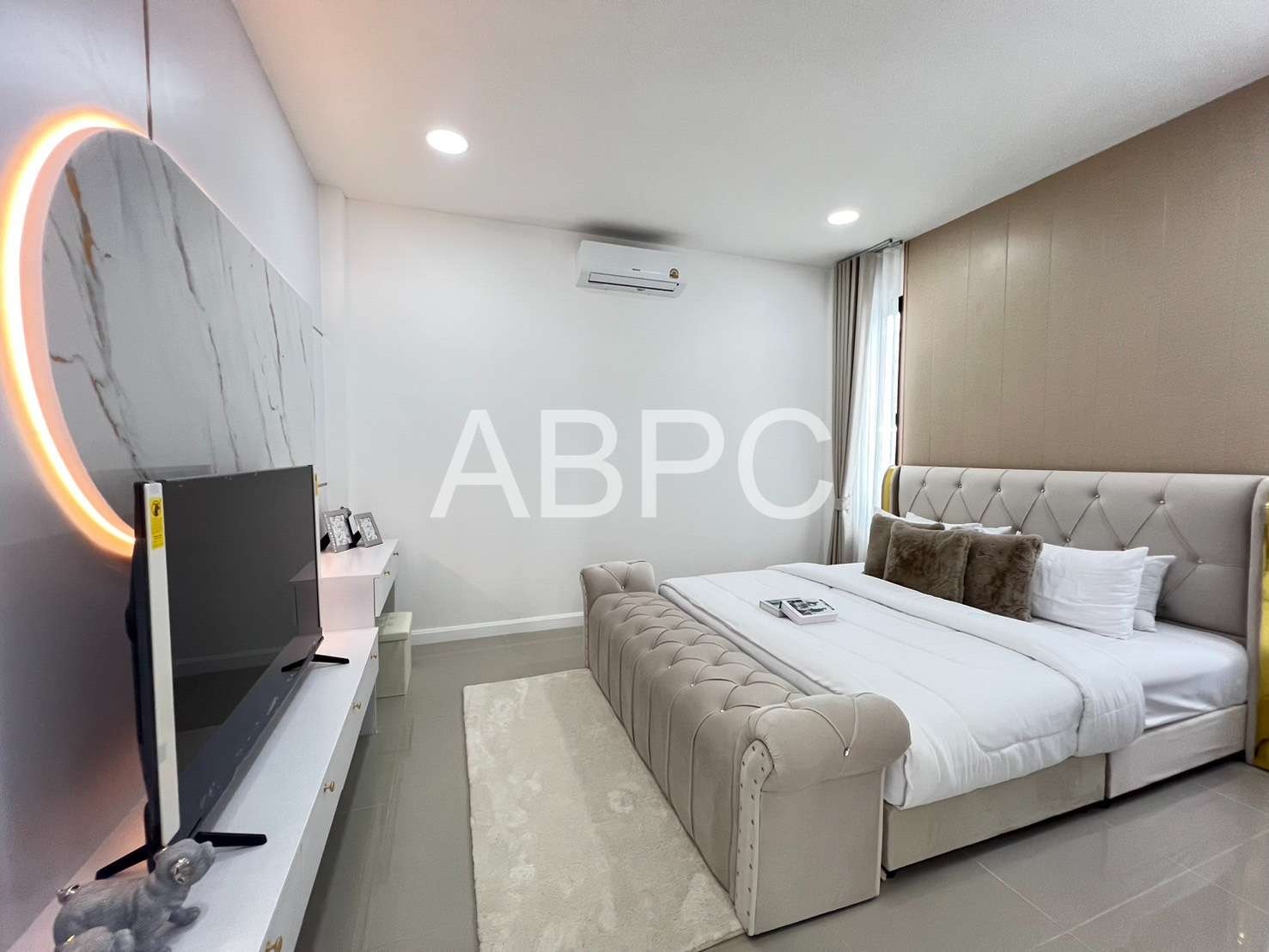 Moden Pool Villa 3 Bedrooms 3 Bathrooms in East Pattaya photo 10