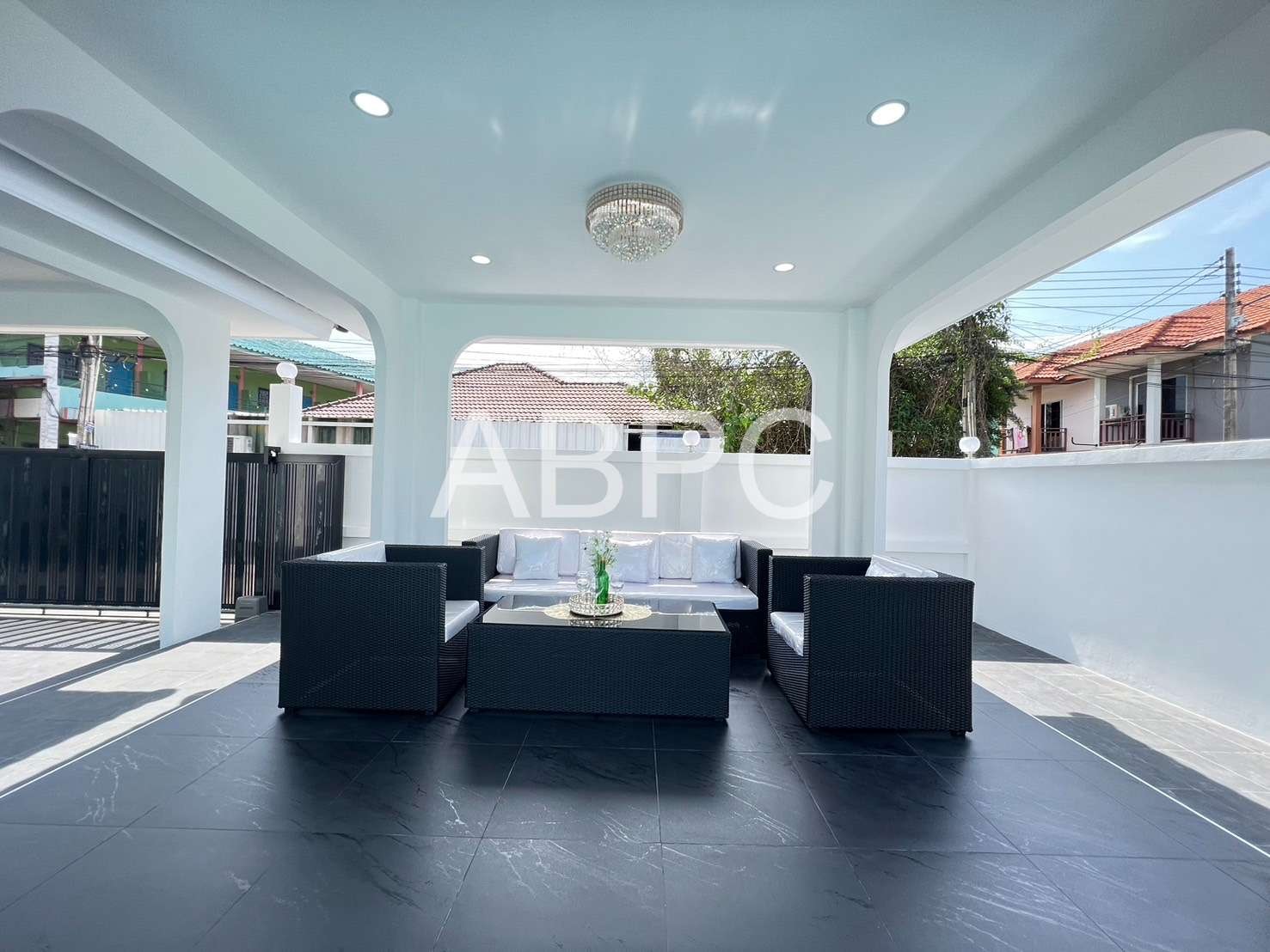 Moden Pool Villa 3 Bedrooms 3 Bathrooms in East Pattaya photo 23