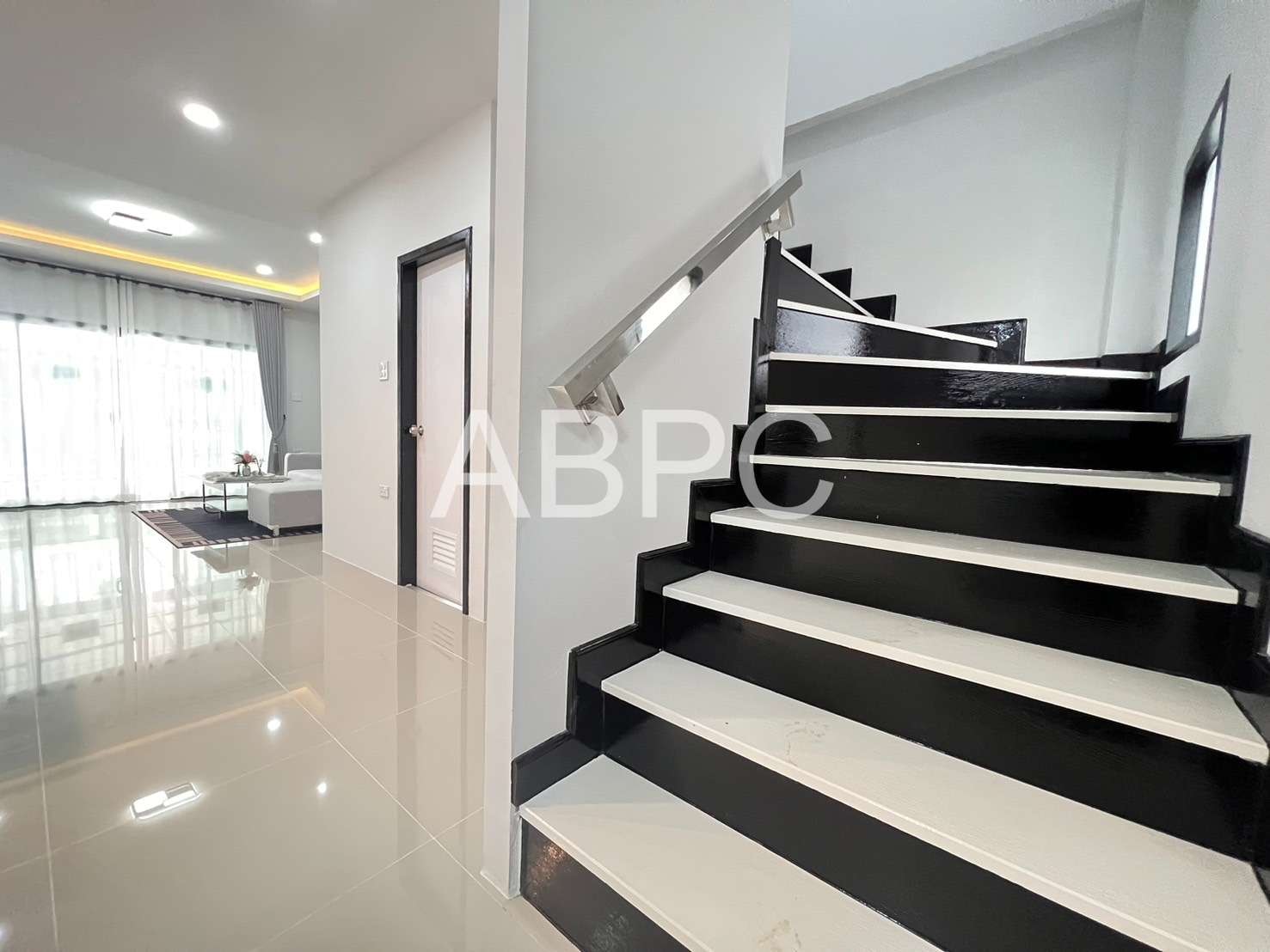 Brand New Modern 2 Bed 3 Bath Townhouse In East Pattaya photo 2