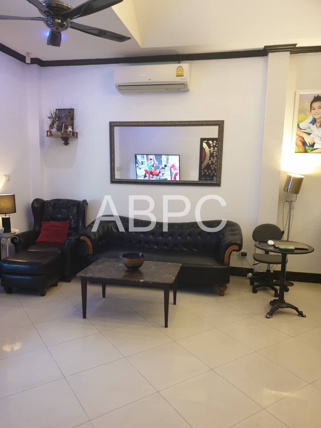 3 Bed Pool Villa in Pratumnak For Sale photo 2